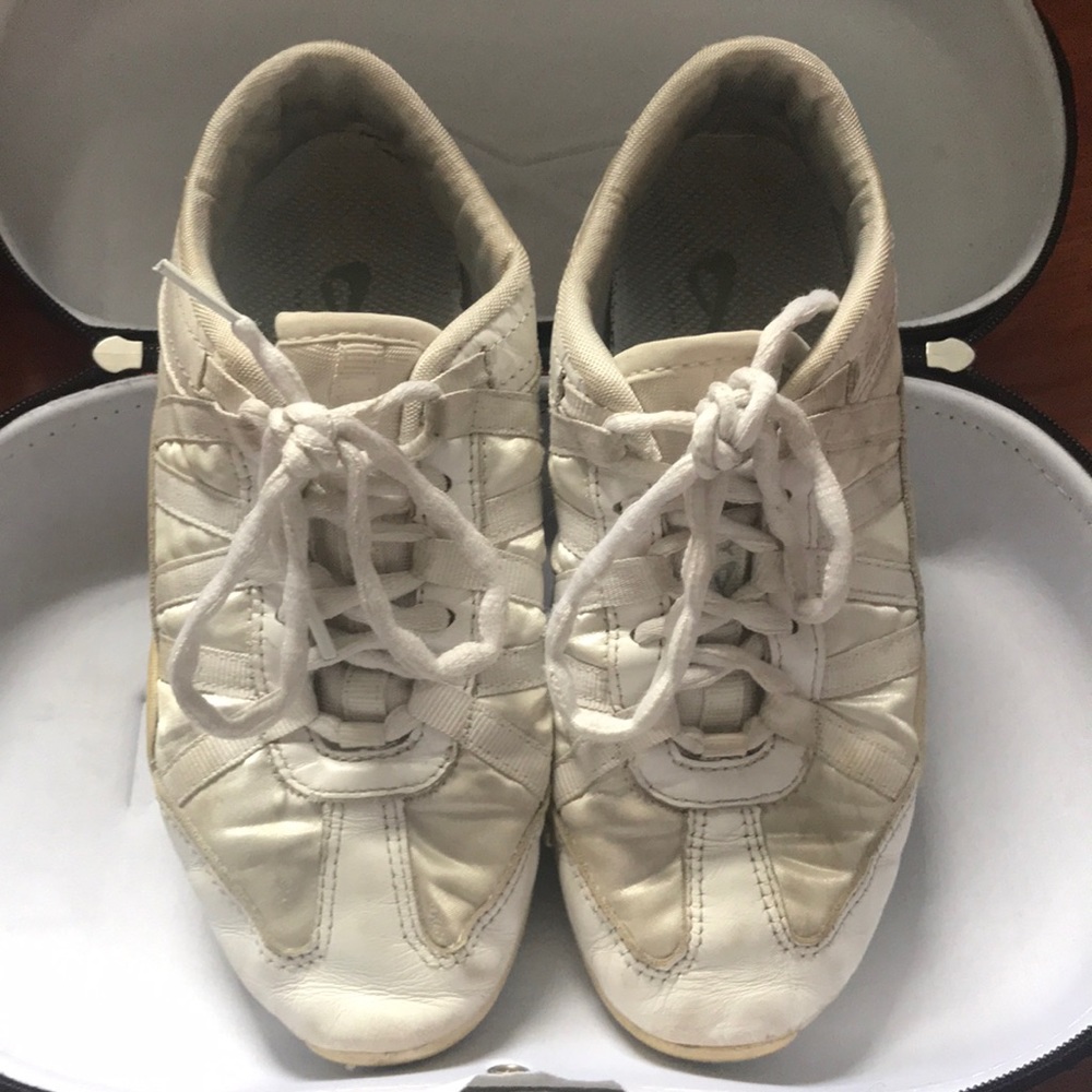 Nfinity cheer shoes